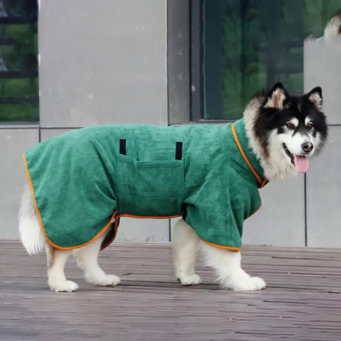 Machine washable pet bathrobe that’s easy to clean and maintain.