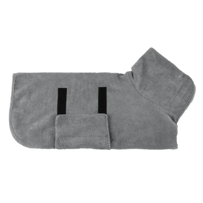 Quick-dry bathrobe that makes grooming and drying pets faster and easier.