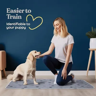 dog pee mat (1) This training pad is fully machine washable, making it an eco-friendly and reusable option. After use, it can be easily cleaned in the washing machine, providing convenience and long-term durability.