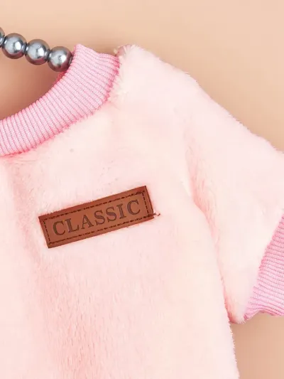 Breathable Fleece Material for Optimal Comfort: Despite its thick fleece lining, the material is breathable, ensuring that pets stay comfortable without overheating.