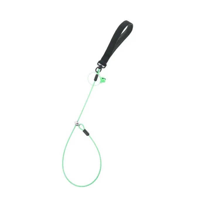 best leash for a pulling dog (3) Comfortable Leash Handle for Long Walks: Designed for comfort, the wide, soft handle makes it easy to walk your dog for long periods without hand strain.
