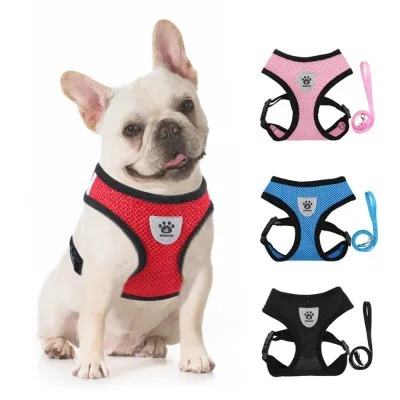 Reflective Harness for Nighttime Safety: Equipped with reflective material on the chest and shoulders, this harness enhances visibility during nighttime walks, keeping pets safe in low-light conditions.