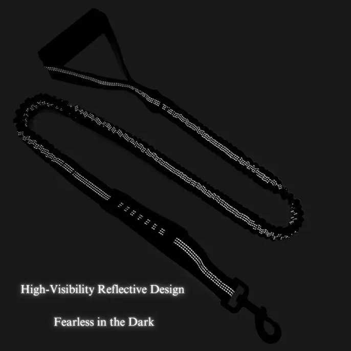 Equipped with a close-range control handle, this leash ensures immediate control in crowded areas, providing businesses with a leash that can be used for both training and outdoor safety.