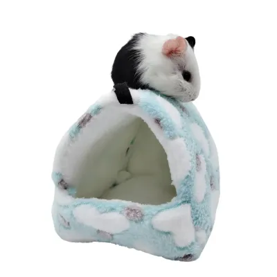 Warm and Cozy Beds for Hamsters, Guinea Pigs, Squirrels, Chinchillas & More (1) The fleece material and high-elastic sponge provide superior warmth and comfort, while the compact size ensures this nest fits easily in cages or enclosures. It is a must-have for small pet retailers offering winter essentials.