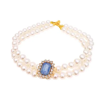 pet necklace (6) This double-layer pearl pet collar with rhinestone accents adds a touch of luxury to any cat or dog. Available in sizes suitable for Siamese, Devon Rex, and other breeds, it's the perfect accessory for special occasions.