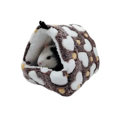 Warm and Cozy Beds for Hamsters, Guinea Pigs, Squirrels, Chinchillas & More (6) Featuring a high warmth index and breathable fleece fabric, this small pet nest is designed for winter use. Perfect for businesses that specialize in providing high-quality, comfortable bedding for small pets.