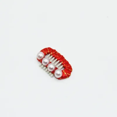 pet hairclips (2) Offering both function and style, these pet hair clips are the perfect grooming accessory for small pets. They prevent frizz and help secure hairstyles without damaging fur, making them great for retailers seeking quality grooming products.