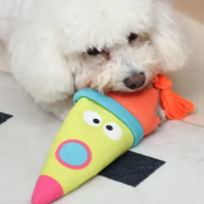crinkle dog toy (1) Interactive Tug-of-War Play: Ideal for bonding moments, this toy is perfect for tug-of-war, giving both dogs and their owners a way to engage in fun and stimulating activities.