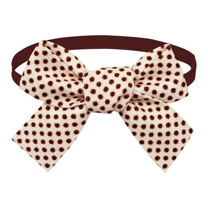 pet bow tie (7) Easy to Put On and Take Off: The bow tie features a quick-release buckle, making it easy for pet owners to put it on and take it off their pets. This convenient design is ideal for busy pet owners who want a simple and elegant accessory for their pets.