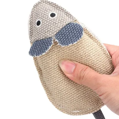 Designed to promote oral health, this toy helps clean dogs' teeth and massage gums, making it a great choice for pet businesses that want to offer dental health solutions through play.