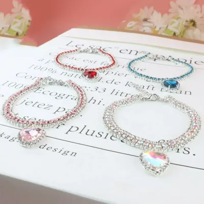 Rhinestones Cat Collar with Bling Charm, Shiny Crystal Pet Collar, Rhinestone Adjustable Collar Shiny Heart-shaped Diamond Pet Necklace