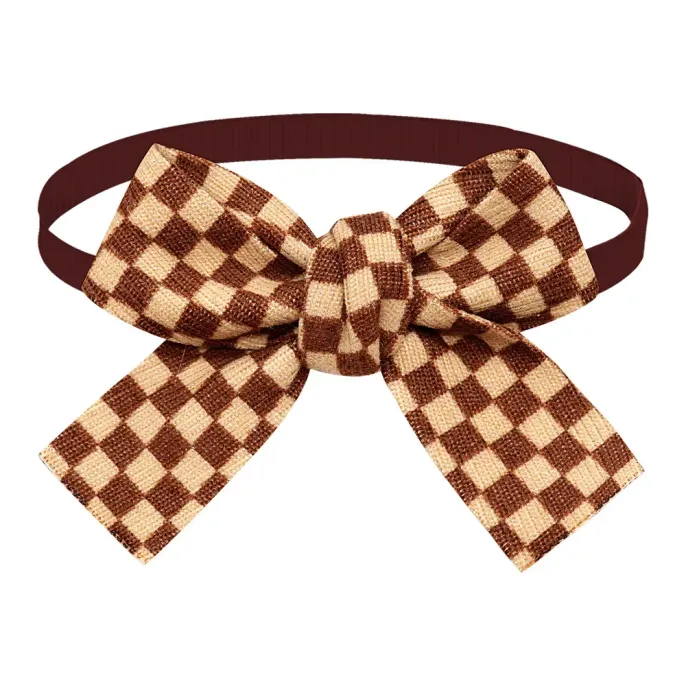pet bow tie (9) Its versatility makes it suitable for both special events and everyday use, offering pet owners a chic accessory for any occasion.