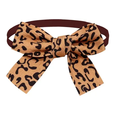 pet bow tie (11) Timeless and Classic Style: The bow tie’s simple yet sophisticated design is perfect for pets who need a touch of style without the fuss.