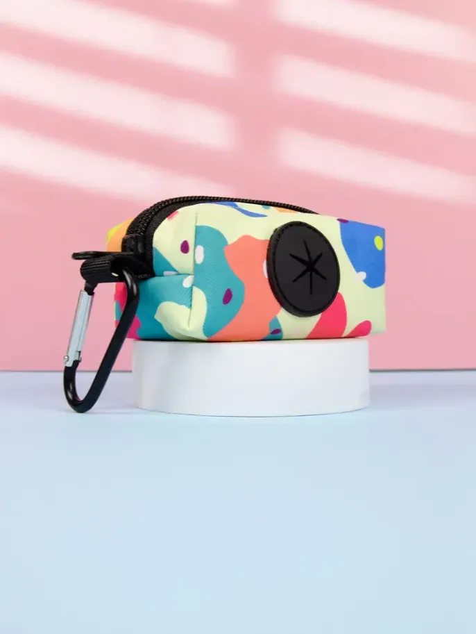 Carabiner for Easy Attachment: The dispenser comes with a sturdy carabiner, allowing pet owners to easily attach it to leashes, backpacks, or belts. This hands-free carrying option ensures that waste bags are always within reach when needed.