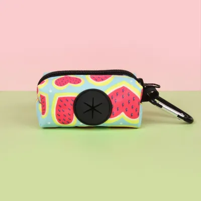 Pet Poop Bag Dispenser (8) A thoughtful Valentine's Day gift, this pet waste bag dispenser is perfect for pet lovers, combining a functional design with a fun, seasonal heart shape for an extra touch of charm.