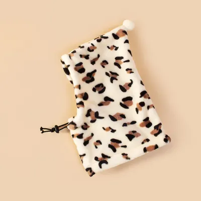 Made from soft, plush fabric, this pet hat ensures comfort for pets, preventing any irritation and making it perfect for long wear during holiday celebrations and gatherings.