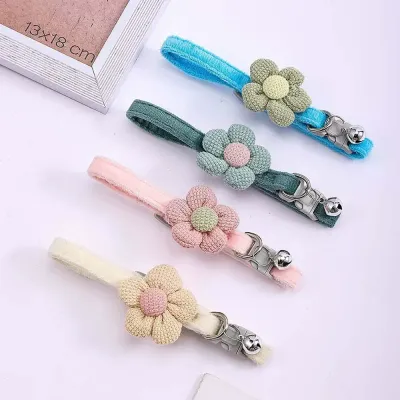 Adjustable Pet Necklace with Flower Charm and Bell Cat Collar Adjustable Pet Necklace with Flower Charm and Bell