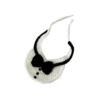 This handmade crochet pet bib with a faux bowtie design offers a cute, stylish look for both cats and small dogs, perfect for photoshoots, parties, or daily wear.