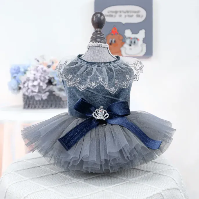 pet wedding dress (7) Adjustable and Comfortable Fit: Designed for both cats and small to medium dogs, this dress features adjustable straps to ensure a secure and comfortable fit.