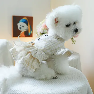 This beautiful pet dress is perfect for special occasions, providing a comfortable fit and eye-catching design for small and medium-sized pets.