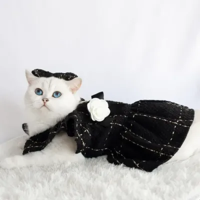 This 3-piece set with plaid design and 3D floral decor offers high demand for pet boutiques, with a combination of elegance, comfort, and versatility that customers love.