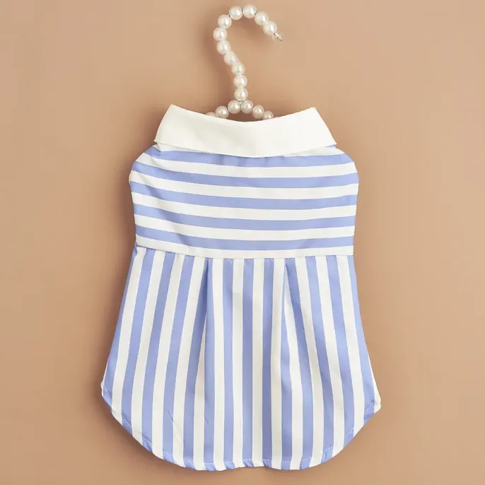 Thin and breathable fabric ensures comfort during hot weather.