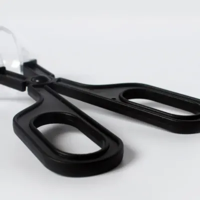 Durable insect-catching tongs for lizards, turtles, and frogs