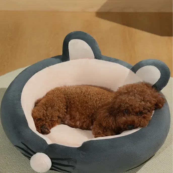 Charming winter pet bed with an ear and nose design (3) Durable construction with reinforced stitching for long-term use