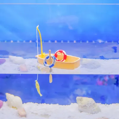 Floating mini boat for aquarium surface decor (5) Plastic boat model ideal for small aquariums