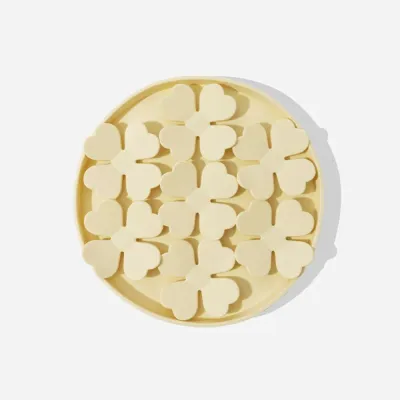 Petal-Shaped Dog Licking Mat supplier Petal-Shaped Dog Licking Mat supplier