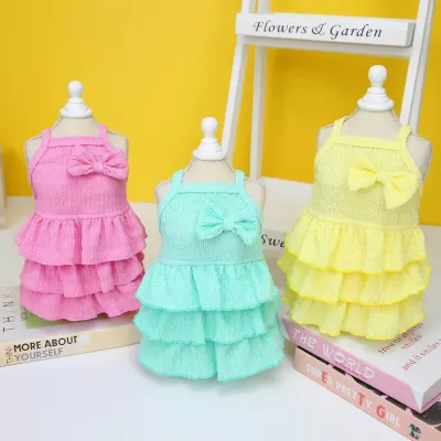 Perfect for photo shoots and special occasions, this pet dress combines style and comfort in one design.