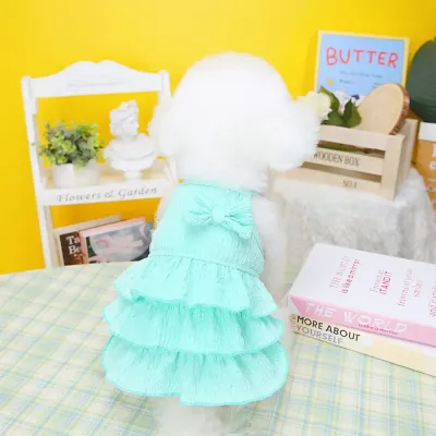 Perfect for photo shoots and special occasions, this pet dress combines style and comfort in one design.