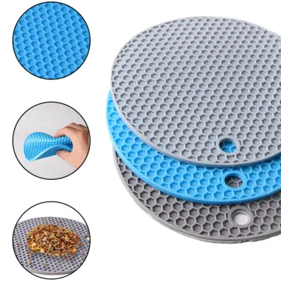 Durable Silicone Bird Slow Feeder Mat_4 Durable Silicone Bird Slow Feeder Mat_4