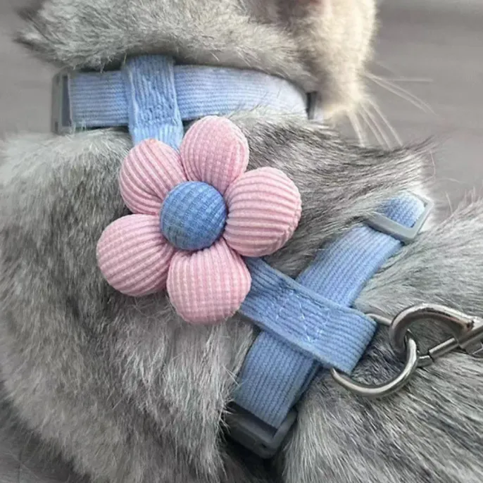 Floral Harness and Leash Set Outdoor Walking Vest for Cats Floral Harness and Leash Set Outdoor Walking Vest for Cats
