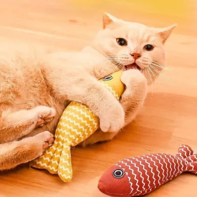 Colorful Interactive Squeaky Catnip Fish Shape Plush Cat Toy Colorful Interactive Squeaky Catnip Fish Shape Plush Cat Toy