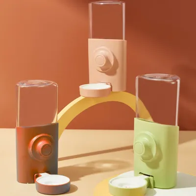 No-Drip Round Head Design Hanging Water Bottle for Small Animal No-Drip Round Head Design Hanging Water Bottle for Small Animal
