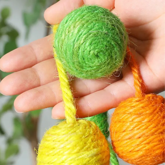 Interactive Rope Hanging Sisal Ball Toy for Cats