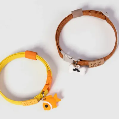 2 Colour Adjustable Pet Collar For Cats and Small Dogs 2 Colour Adjustable Pet Collar For Cats and Small Dogs