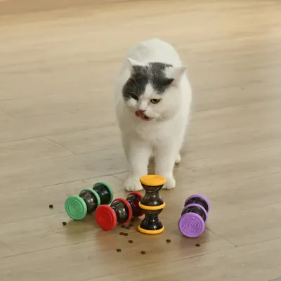 Detachable Funnel-Style Treat Dispensing Design Cat Chaser Toy3