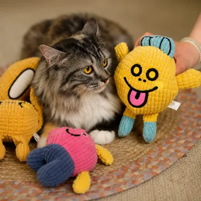 Cute Sounding Catnip Cat Toy with Squeaker Interactive squeaky catnip cat toy made with PP fiber filling and soft corduroy material