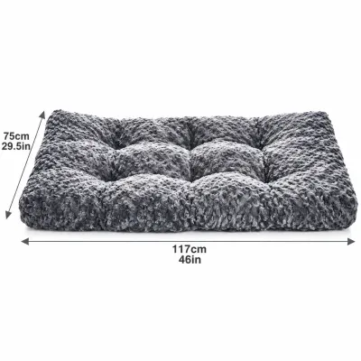 Extra Large Dog Bed 117 x 75 cm Size Guide Gray extra large plush dog bed measuring 117 cm by 75 cm, equivalent to approximately 46 by 29.5 inches.